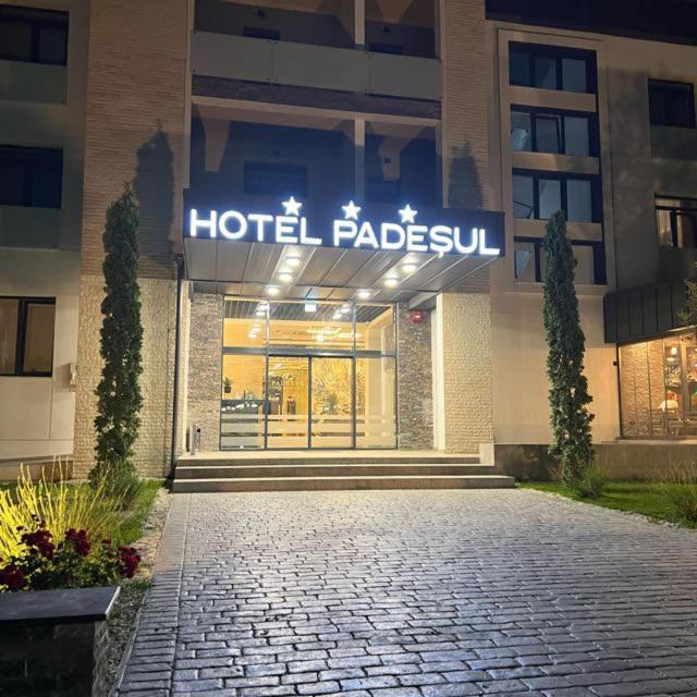 Hotel Padesul Facsád Kültér fotó