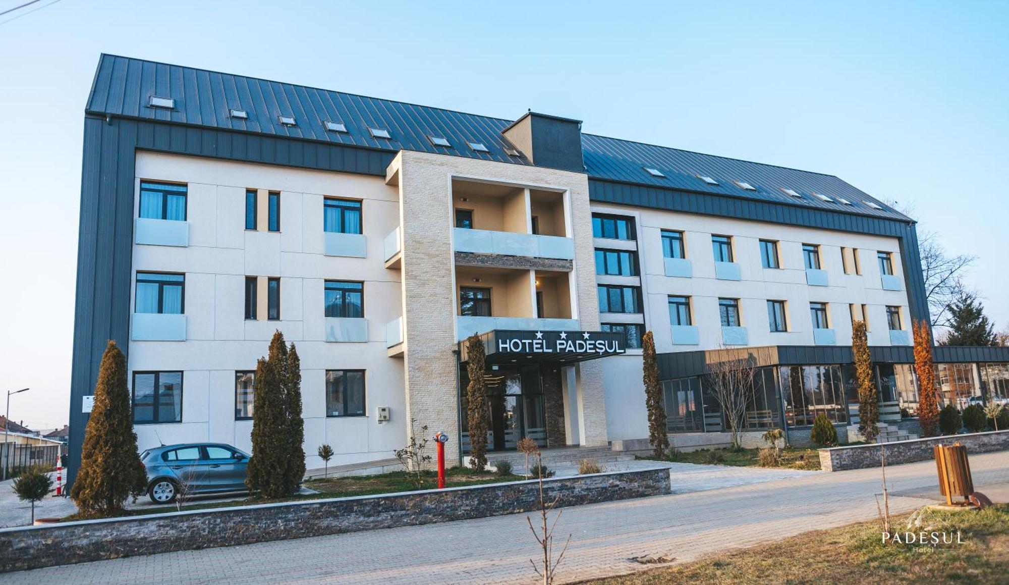 Hotel Padesul Facsád Kültér fotó